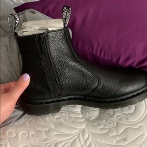 Dr martens aunt sally